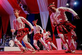 Pandangan seni dalam islam 1. Tari Seudati Seni Tradisional Aceh Sekaligus Sarana Dakwah Islam Kumparan Com