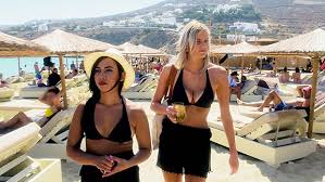Lindsay lohan insists she's a 'good person' as she gets candid about her past mistakes. Lindsay Lohan S Beach Club May Jules Go Missing Preview Hollywood Life