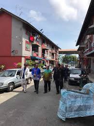 Check 'rumah pangsa' translations into english. Sukj Perumahan Na Twitteru Lawatan Dan Tinjauan Oleh Setiausaha Bahagian Bersama Kakitangan Sukj Perumahan Ke Rumah Pangsa Jalan Pantai Batu Pahat Dan Rumah Pangsa Jalan Haji Manan Kluang Https T Co Kheygtottm