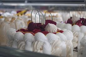 Une Glace A Paris Glace Desserts A L Assiette Patisserie Francaise
