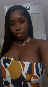 Beautiful sweet face chocolate skin Jamaican woman wooooow we the best 👌