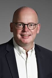 Antonio Decker's Instagram, Twitter & Facebook