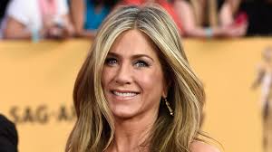 Jennifer Aniston Hair-Care Routine: The Products She Swears By, According  to Her Longtime Pros | Vogue