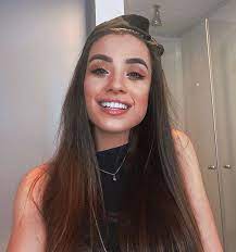 Her birth sign is gemini and her life path number is 9. Isadora Pompeo Beleza De Mulher Poses De Fotos Menina Mulheres Tumblr