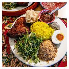 Resep nasi beriani sudah siap untuk di hidangkan dan di santap bersama keluarga tercinta anda di ternyata namanya nasi kerabu. Nasi Kerabu Tumis Ayam Berempah