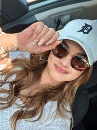 Patricia Schlenker's Instagram, Twitter & Facebook