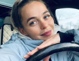 Она предоставила развернутый комментарий всего травматического развития событий. Anna Hilkevich Posle Ssory S Muzhem Vylozhila Foto V Podezde