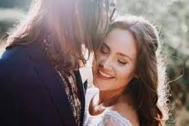 Debra Hodge's Instagram, Twitter & Facebook