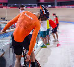 That was not the route he had hoped for after friday's effort, when he took the gold in the sprint after a tough battle at the expense of jeffrey hoogland. 6bopsrmflwvyim
