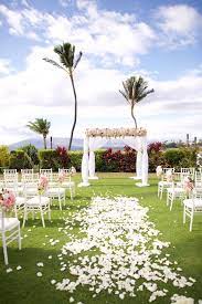 Glamorous Hawaii Destination Wedding Belle The Magazine Hawaii Destination Wedding Destination Wedding Outdoor Wedding