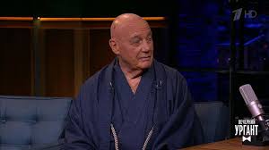 Владимир познер и галина юзефович childrenshospice.timepad.ru/event/1591467. Zhurnalist Vladimir Pozner O Poezdke V Yaponiyu Vechernij Urgant 13 05 2019 Youtube