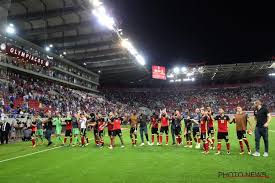Tijdens het evenement op de grote markt worden maximaal 8.000 mensen toegelaten. Rode Duivels Kwamen De Belgische Fans 30 Minuten Na De Match Nog Eens Groeten Voetbalnieuws Voetbalkrant Com