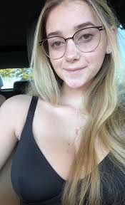 Hi! My name is Lyndsey, and I'm excited about the opportunity to become an  au pair! I'm currently a college student taking online courses. I have  childcare experience through babysitting my baby