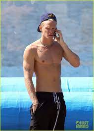 Cody robert simpson (born 11 january 1997) is an australian singer, songwriter, dancer, actor, model and swimmer. Cody Simpson Bares His Body In A Speedo In Australia Cody Simpson Miley Cyrus Miley