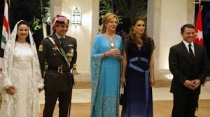 تم تعيينه في منصب كبير أمناء الديوان الملكي الهاشمي في 12 يناير 2017 من قِبل الملك. Ø­Ù…Ø²Ø© Ø¨Ù† Ø§Ù„Ø­Ø³ÙŠÙ† ÙˆØ²ÙŠØ± Ø§Ù„Ø®Ø§Ø±Ø¬ÙŠØ© Ø§Ù„Ø£Ø±Ø¯Ù†ÙŠ ÙŠØªÙ‡Ù… Ø§Ù„Ø£Ù…ÙŠØ± Ø¨Ø§Ù„Ø§ØªØµØ§Ù„ Ø¨Ø¬Ù‡Ø§Øª Ø®Ø§Ø±Ø¬ÙŠØ© ÙˆØ§Ù„ØªØ®Ø·ÙŠØ· Ù„Ø²Ø¹Ø²Ø¹Ø© Ø§Ø³ØªÙ‚Ø±Ø§Ø± Ø§Ù„Ø¨Ù„Ø§Ø¯ Bbc News Ø¹Ø±Ø¨ÙŠ