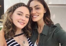 Alongside themes of gentleness and respect, wonder deals repeatedly with coveting and bearing false witness. Danielle Rose Russell Bio Age Career Dating Income Height Instagram