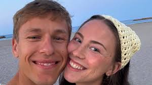 «Flyktet» til Spania med kjæresten: