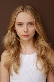 Jennifer Lebrun's Instagram, Twitter & Facebook