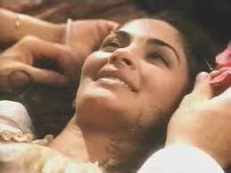 Embrace of the vampire is a 1995 american vampire film directed by anne goursaud. Watch Embrace Of The Vampire 1995 Free Streaming Online Plex