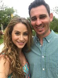 Gina Hollister's Instagram, Twitter & Facebook