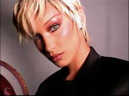 Introducing the newest line made to appeal to your inner diva, reality tv personality and wrestling superstar, natalie eva marie, has joined forces with bellami hair to bring you testarossa by bellami hair. Bella Hadid Showed Off A Platinum Blonde Pixie Cut
