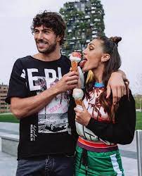 Cosa è successo nel reality condotto da ilary blasi? Vita Da Modello Con La Rodriguez Il Padre Di Ignazio Moser Non Ci Sta Dovrebbe Tornare A Lavorare Giornale Di Sicilia
