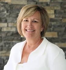 Renee Hanrahan's Instagram, Twitter & Facebook