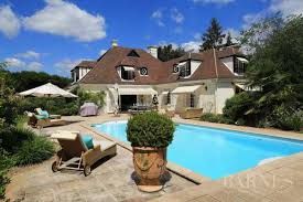 Proprietes De Luxe A Vendre Feucherolles Propose Par Barnes France