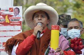 El cruce entre ambos aspirantes fue convocado originalmente para el domingo, pero castillo se ofreció a darlo este sábado 1 de mayo en. Pedro Castillo Terrones Un Chavez En Peru Kaos En La Red