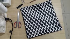 Hal menarik yang bisa anda buat dari kain flanel salah satunya adalah sebuah gelang kepang. Cara Membuat Sarung Bantal Sofa Arlie Percetakan Kain