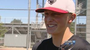 Clackmas grad gets wish to meet Derek Jeter