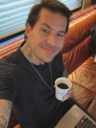 Aaron Patrick (@bubbleisforever) • Instagram photos and videos