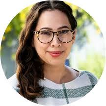 Elizabeth Iniguez's Instagram, Twitter & Facebook