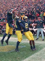 Charles cameron woodson is a former american football player. Michigan S Charles Woodson Makes College Football Hall Of Fame
