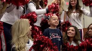 Jun 26, 2021 · the houston texans hosted the third round of cheerleader tryouts at texans fit in meyerland. Texans Cheerleaders From The Sidelines To The Community Abc13 Houston