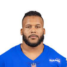 Donald La's Instagram, Twitter & Facebook