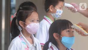Gambar kartun orang pakai masker. Gambar Kartun Anak Sd Pakai Masker