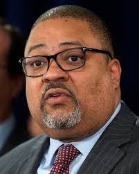 Columbus City Attorney appoints Alvin Bragg new co-chair for anti-gun  violence group >> https://bit.ly/3KXBekg (AP file photo)