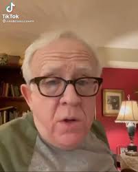 Our hero 🙌🏻, @thelesliejordan , #pickthedrapes #interiordesign #decorate  #workroomtothetrade #handsewn #washingtondc #dcdesign #lesliejordan  #customdrapery #draperypanels
