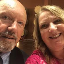 Hi everyone! I'm in search of a baker who can do custom smaller cakes, like  the size of a smash cake. Please send suggestions! I've already reached out  to Always Yours bakery.