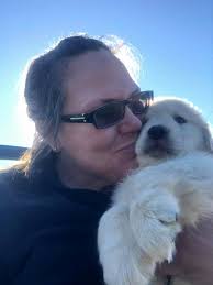 On Saturday we brought Arlo home and couldn't be happier with our first  Golden puppy ❤️ #modelchallenge