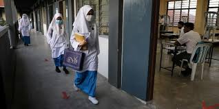 Malaysia coronavirus update with statistics and graphs: Foto Covid 19 Terkendali Sekolah Di Malaysia Kembali Dibuka Merdeka Com