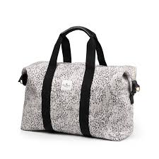 Ko je izdelala odejico, ki si jo je zamislila, ji je bila tako všeč, da je nadaljevala z izdelovanjem. Kaufe Elodie Details Nursery Bag Dots Of Fauna