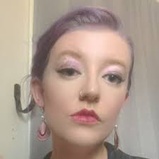 Lauren Chivington 🗨️ (@LaurenChivingt1)