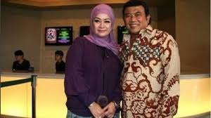 Rhoma irama yang bernama lengkap raden haji oma irama kembali lagi dengan menyanyikan lagu single terbaru nya yang berjudul dosa yang menghantui yang rilis pada hari jumat tanggal 2. Beredar Kabar Raja Dangdut Rhoma Irama Meninggal Dunia Ini Faktanya