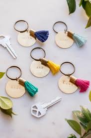 Porte Cle En Corde Et Pompoms Pour Deco Creative Diy Keychain Keychain Thoughtful Gifts