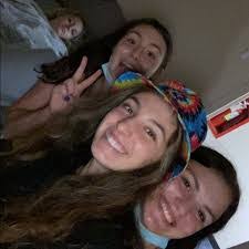 Aaron Semenoff's Instagram, Twitter & Facebook