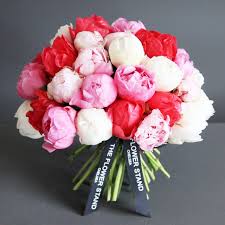 Simply place your order before 10:00 am in the recipient's time zone and from you flowers' guarantees the florist arranged same day flowers will arrive in time to celebrate today's special occasion. Luxury Peony Bouquet Mixed Peonies Same Day Delivery Flowers