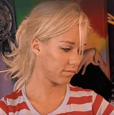 A little justice for Kendra... I noticed she does have some visible scaring  and acne in the episode after the Christmas drama. Not a Kendra apologist  but thought it was interesting to share. : r/TheGirlsNextLevelPod