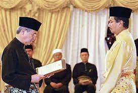 Born 26 november 1939) is a malaysian politician who served as the 5th prime minister of malaysia from 2003 to 2009. Dato Seri Abdullah Ahmad Badawi Mengangkat Sumpah Jawatan Perdana Menteri Pekhabar